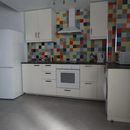 Apartment - Nuno Gomez, 24 *