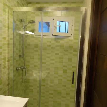 Apartment - Nuno Gomez, 24