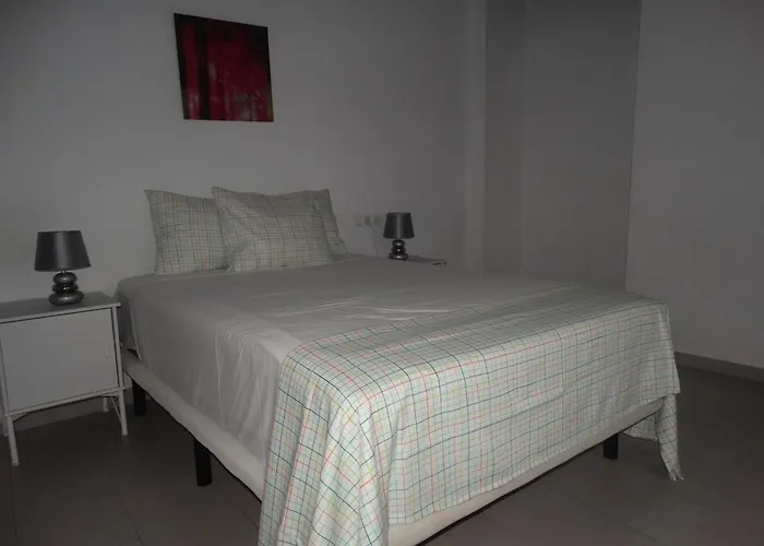 - Nuno Gomez, 24 Daire Málaga