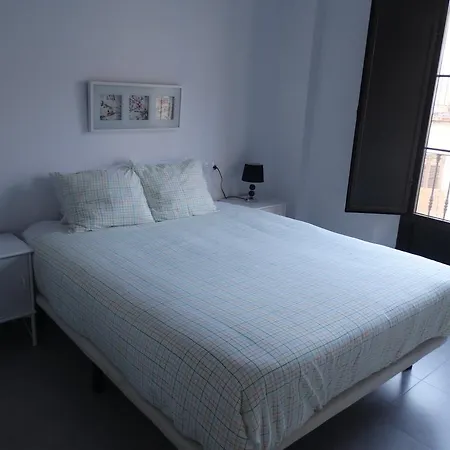 - Nuno Gomez, 24 Apartament