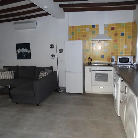 - Nuno Gomez, 24 Apartament Malaga